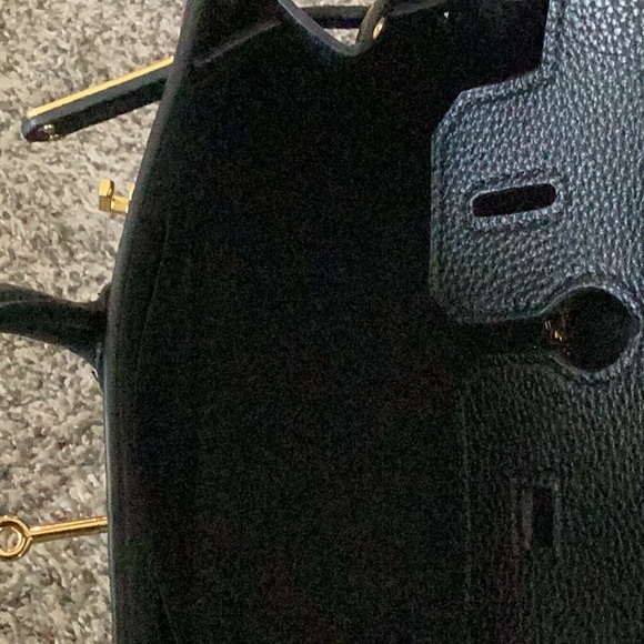 Elegant Black Handbag - Picture 7 of 7